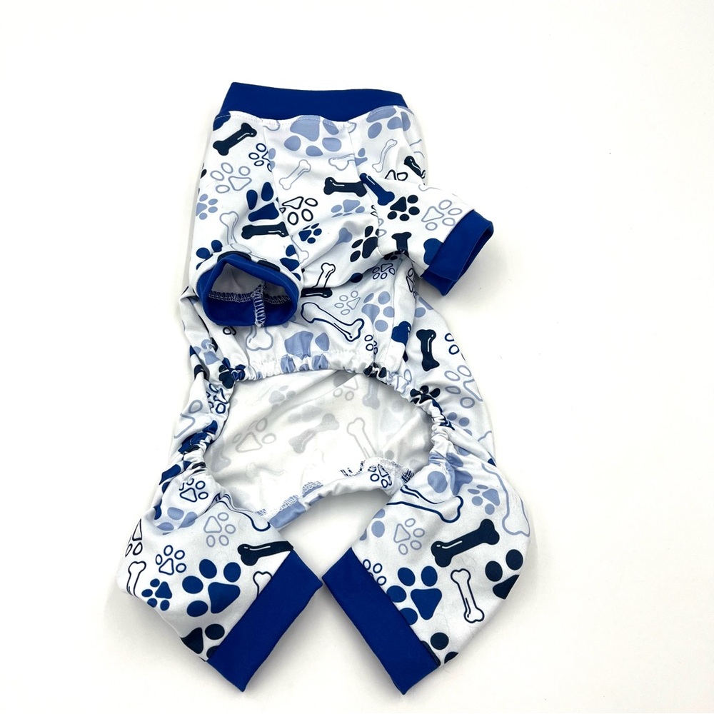 NWOT Puppy Pajama Onesie with Puppy Paws & Bones Size Medium (small)